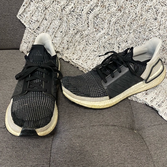 Adidas Oreo UltraBoost - Picture 1 of 8